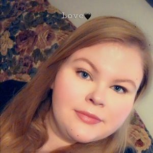 Meet your Posher, Annastasia